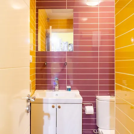 Apartment Duplex Experience Center *